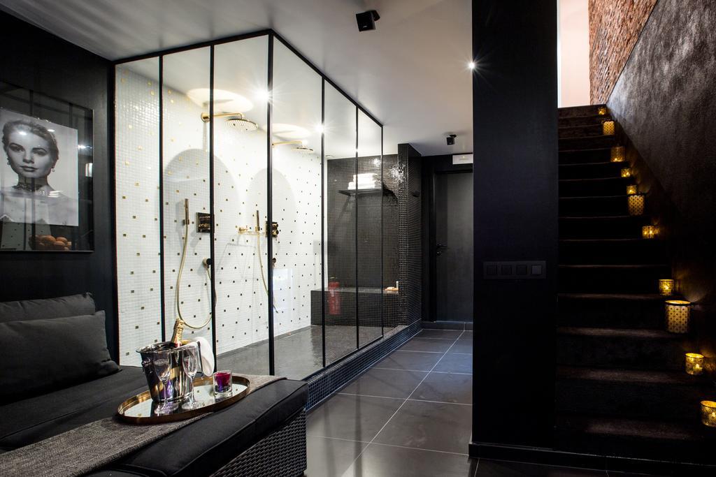 Chambre Avec Jacuzzi Sauna Privatif บรัสเซลส์ ภายนอก รูปภาพ