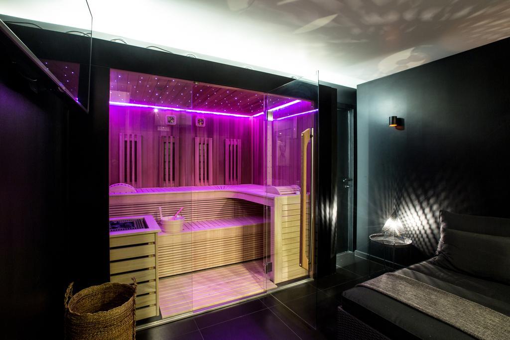 Chambre Avec Jacuzzi Sauna Privatif บรัสเซลส์ ภายนอก รูปภาพ