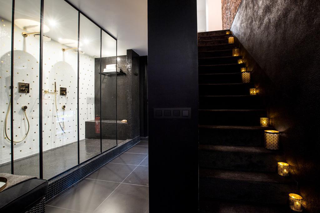 Chambre Avec Jacuzzi Sauna Privatif บรัสเซลส์ ภายนอก รูปภาพ