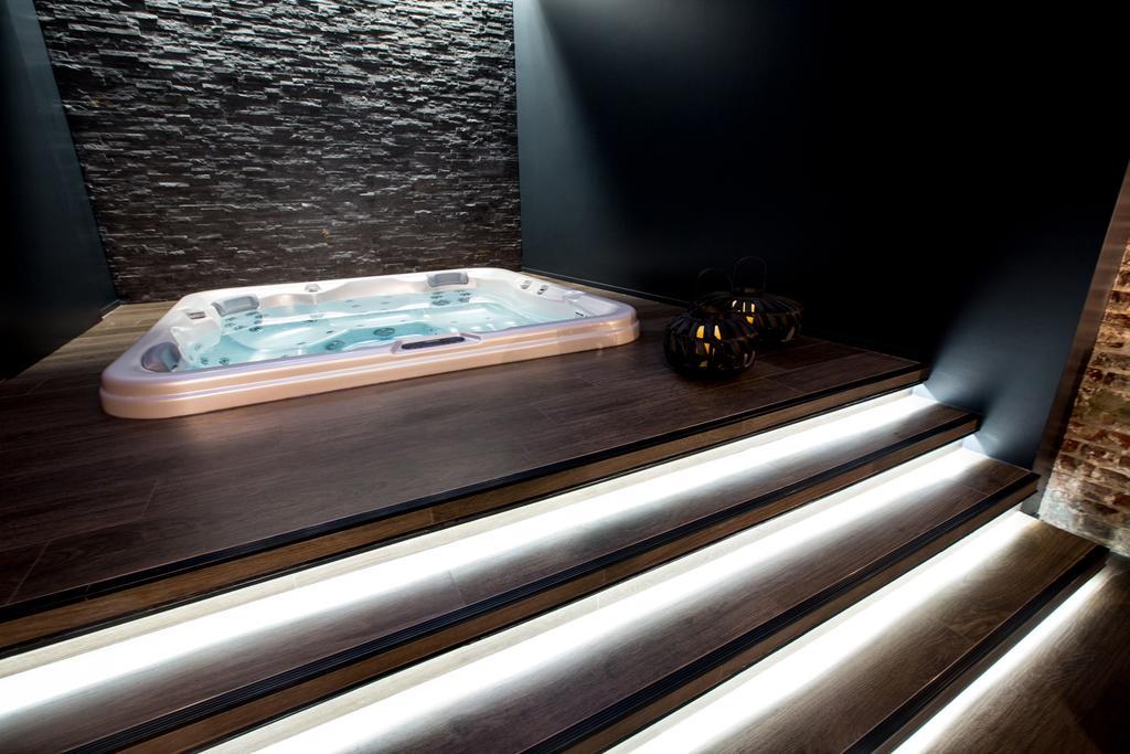 Chambre Avec Jacuzzi Sauna Privatif บรัสเซลส์ ภายนอก รูปภาพ